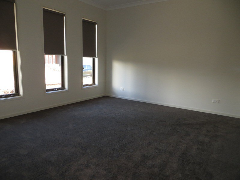 11 Warwick Way, Drouin VIC 3818