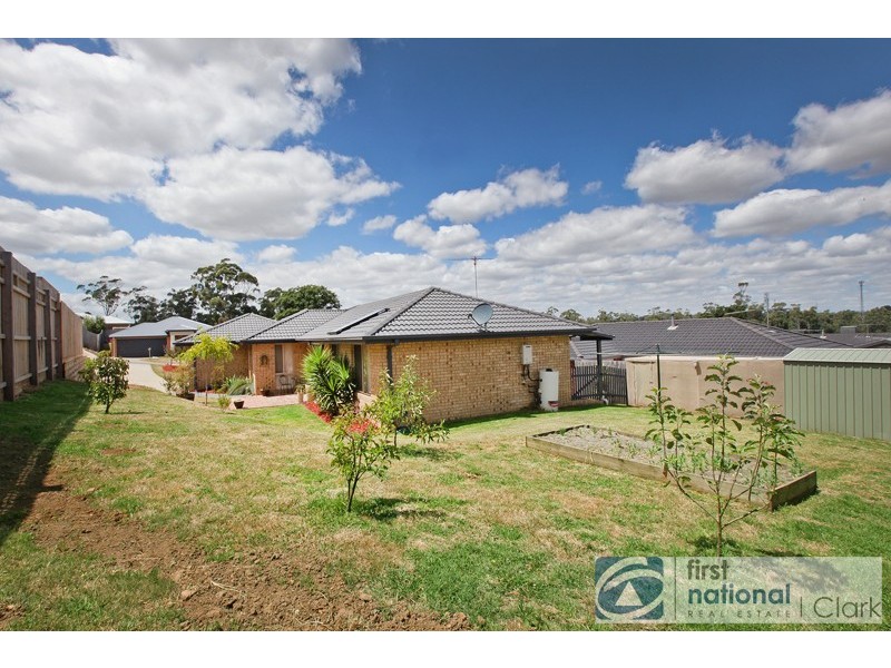 11 Rowan Walk, Drouin VIC 3818