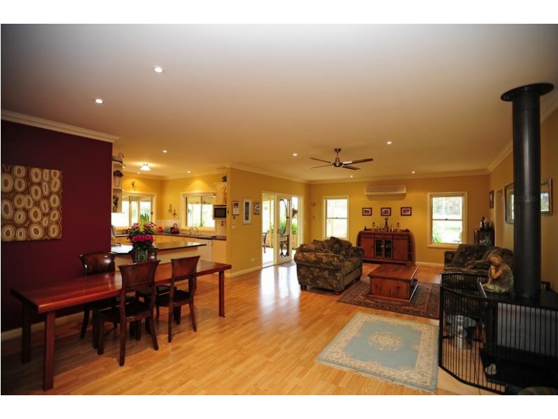 74 Streitbergs Road, Darnum VIC 3822