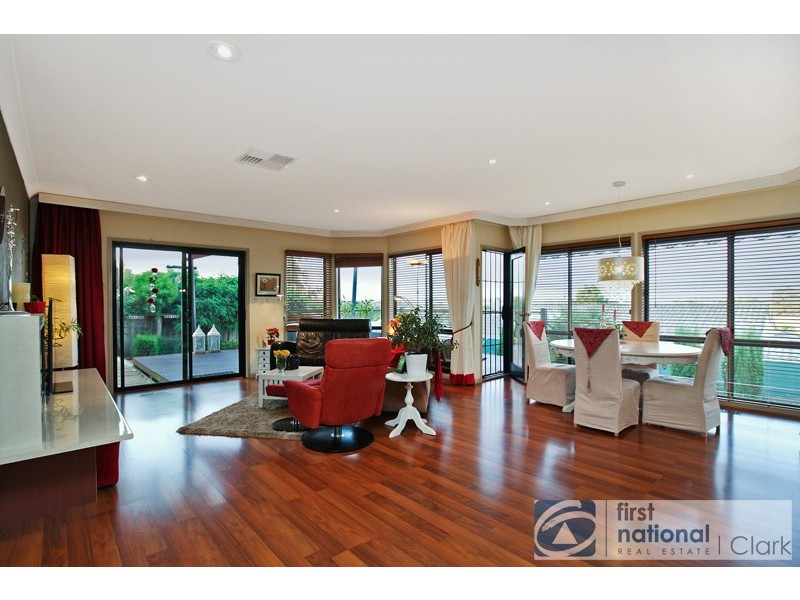 8 Bell Park Close, Warragul VIC 3820