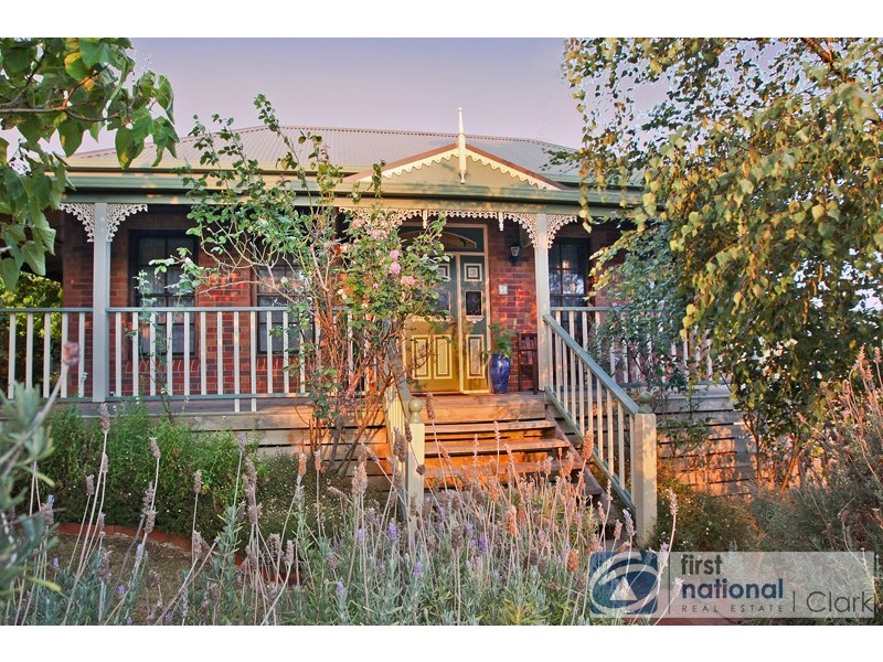 7 Hakea Court, Drouin VIC 3818