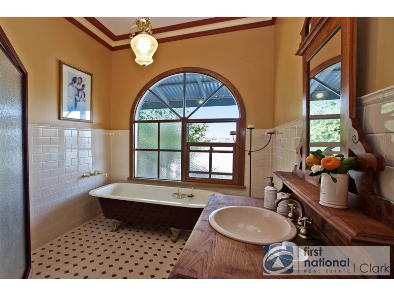 7 Hakea Court, Drouin VIC 3818