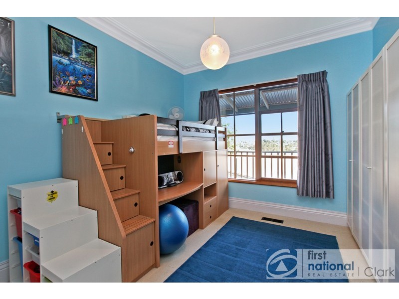 7 Hakea Court, Drouin VIC 3818