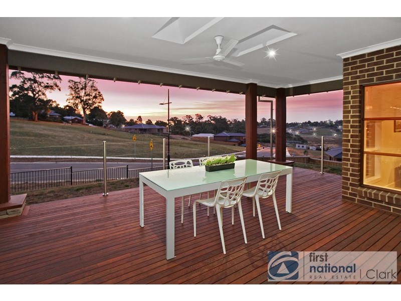 124 Jackson Drive, Drouin VIC 3818