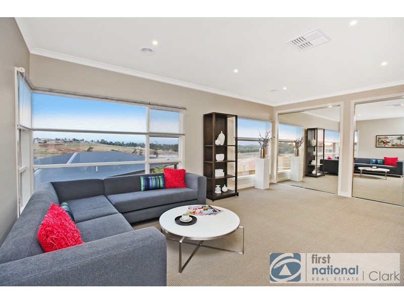 124 Jackson Drive, Drouin VIC 3818