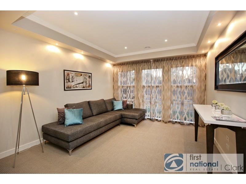 124 Jackson Drive, Drouin VIC 3818