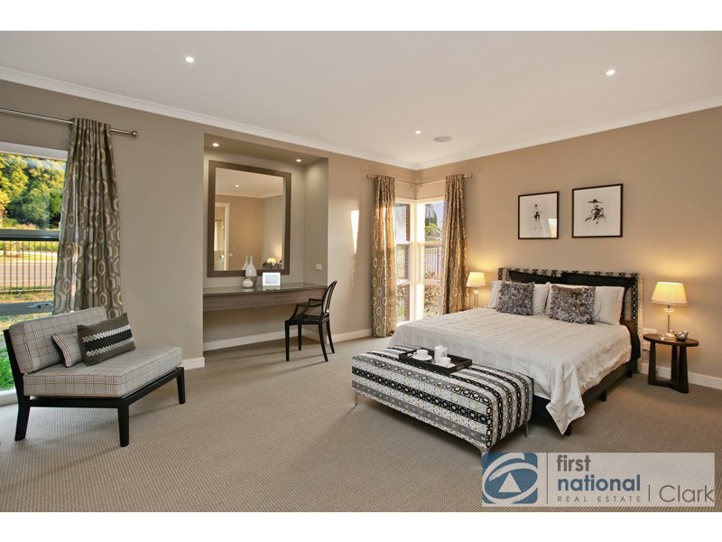 124 Jackson Drive, Drouin VIC 3818