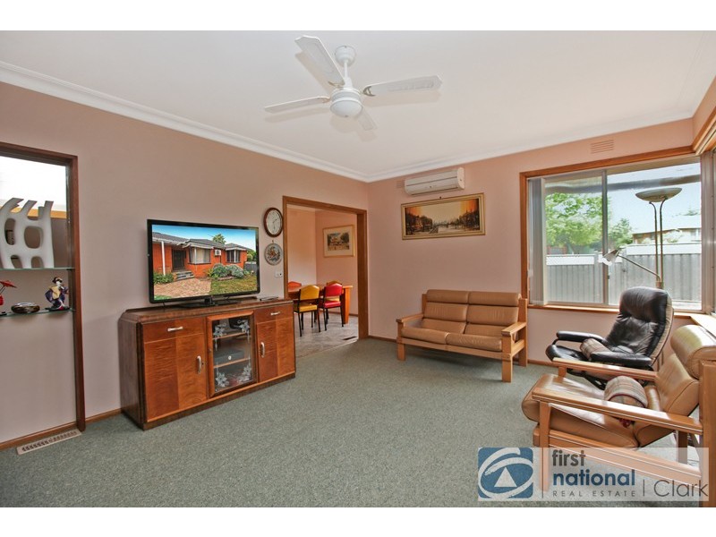 16 Sinclair Street, Warragul VIC 3820