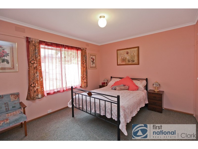 16 Sinclair Street, Warragul VIC 3820