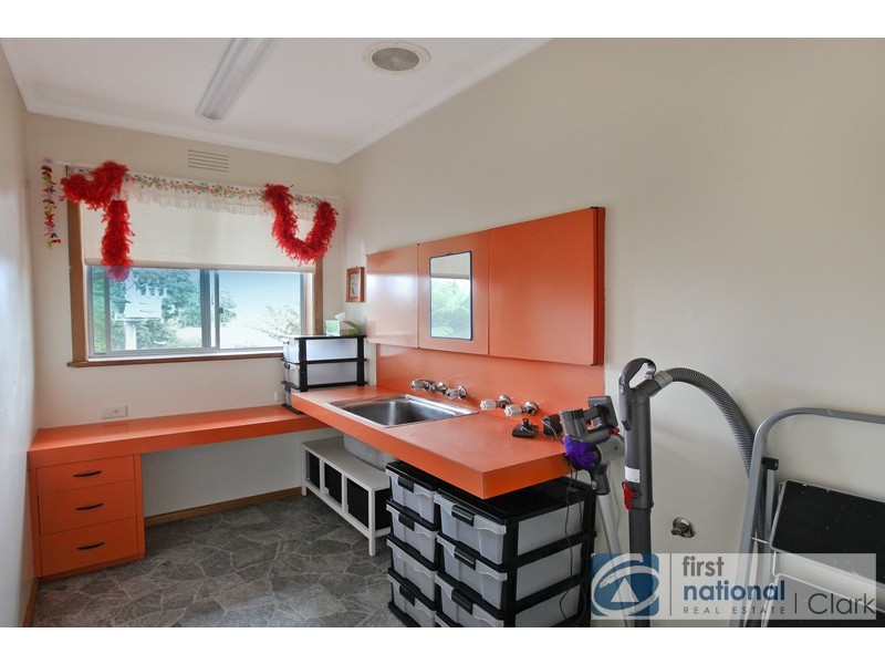 16 Sinclair Street, Warragul VIC 3820