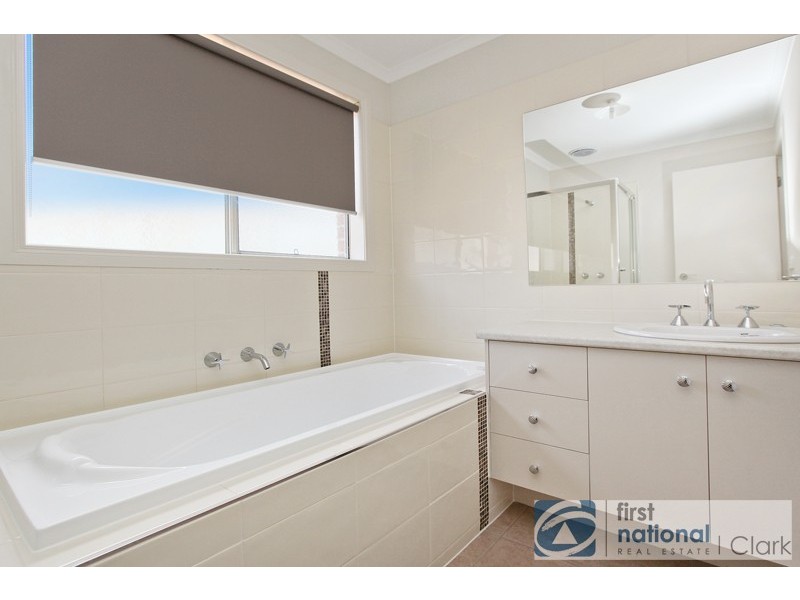 6A Hatfield Drive, Drouin VIC 3818