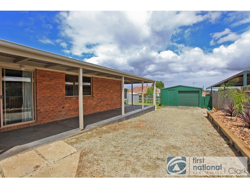 33 Railway Avenue, Drouin VIC 3818