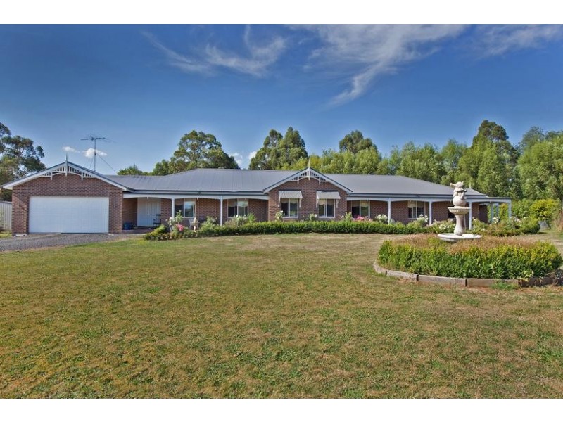13 Carlile Court, Drouin VIC 3818