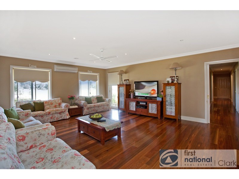 13 Carlile Court, Drouin VIC 3818