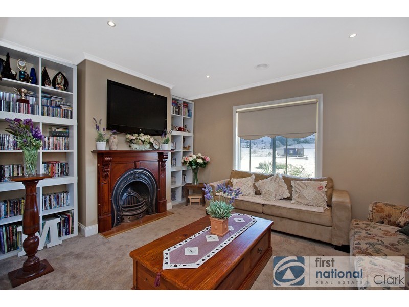 13 Carlile Court, Drouin VIC 3818