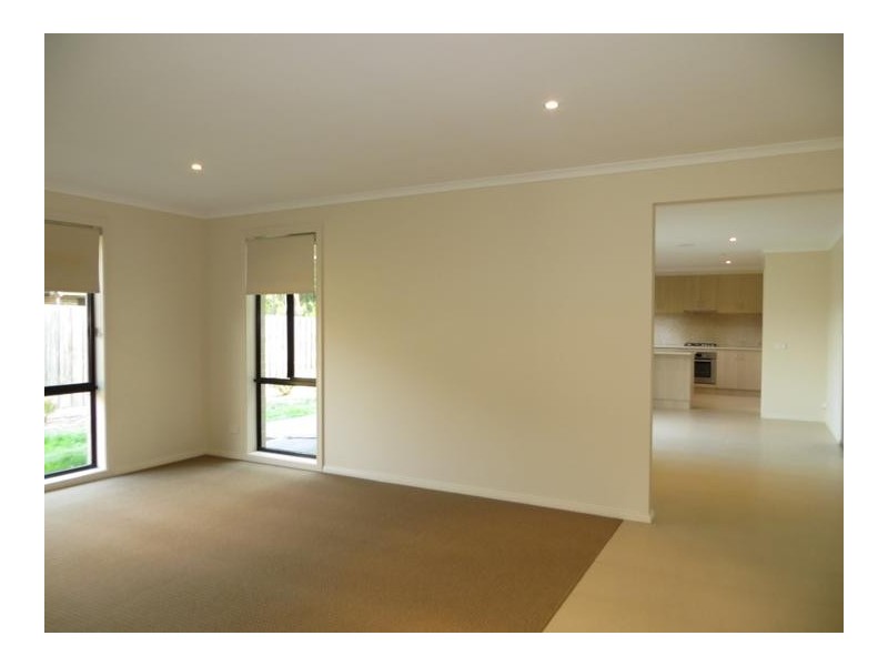 14 Miller Close, Drouin VIC 3818