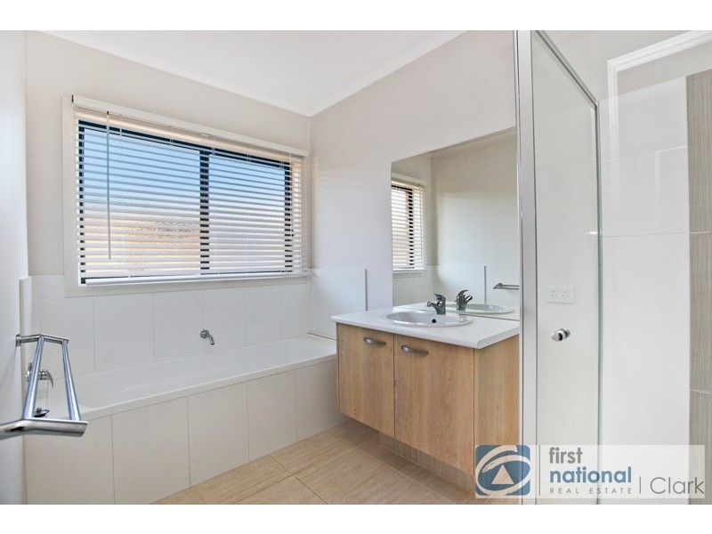 17 Willow Crescent, Warragul VIC 3820