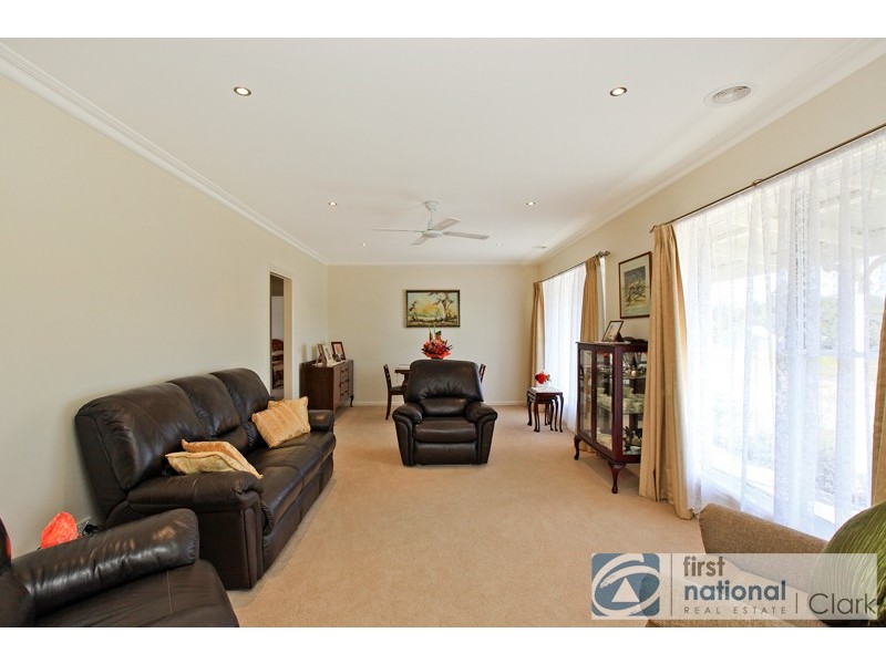 11 Golfview Court, Drouin VIC 3818