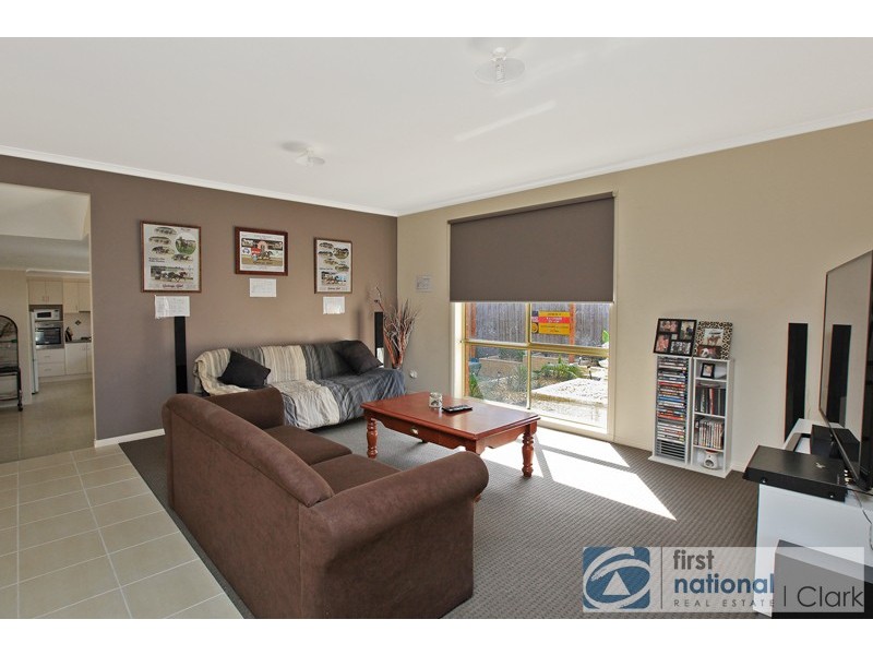 12 Palm Square, Drouin VIC 3818