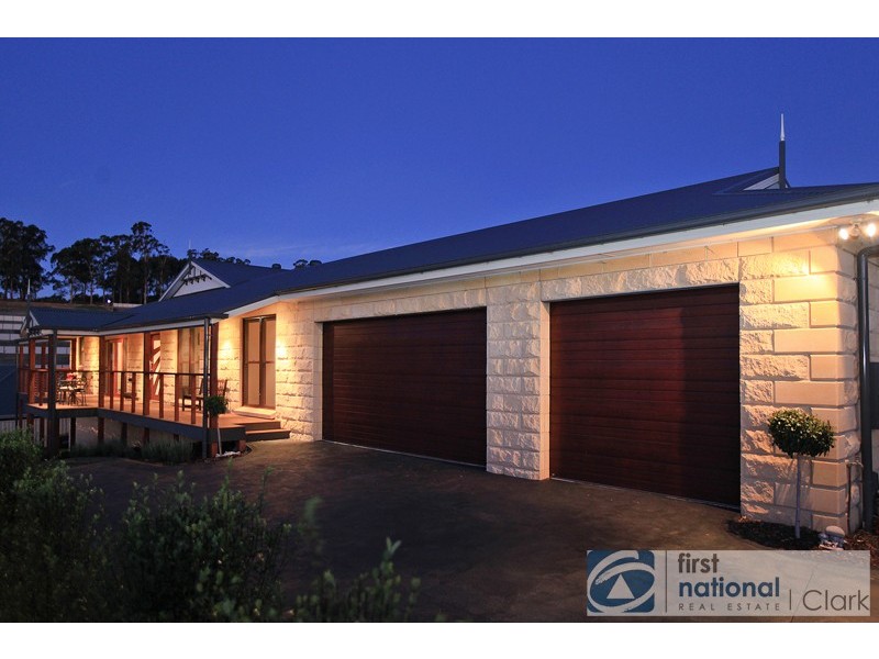 1 Crystal Court, Drouin VIC 3818