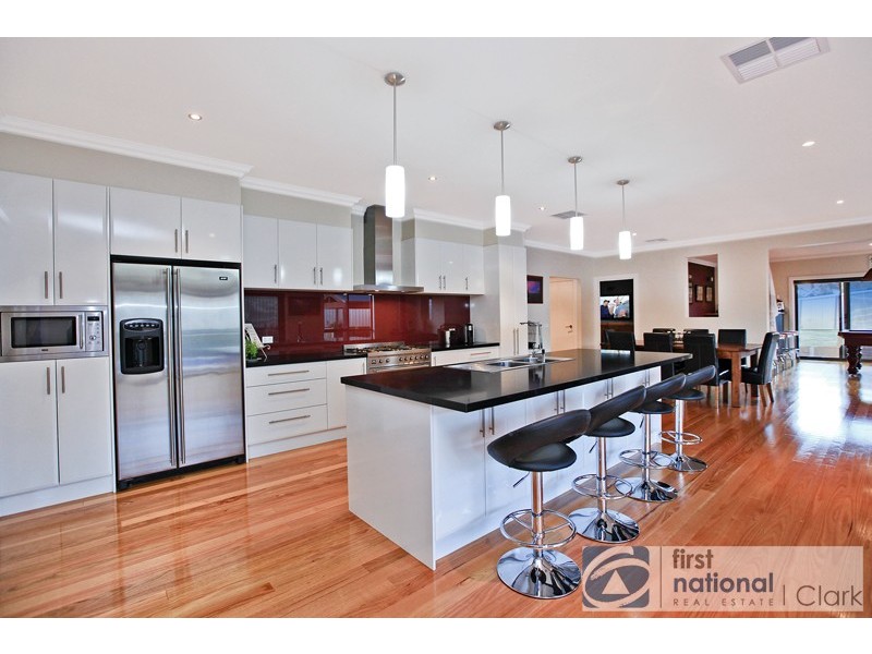1 Crystal Court, Drouin VIC 3818