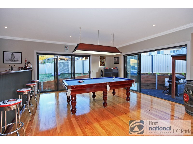 1 Crystal Court, Drouin VIC 3818