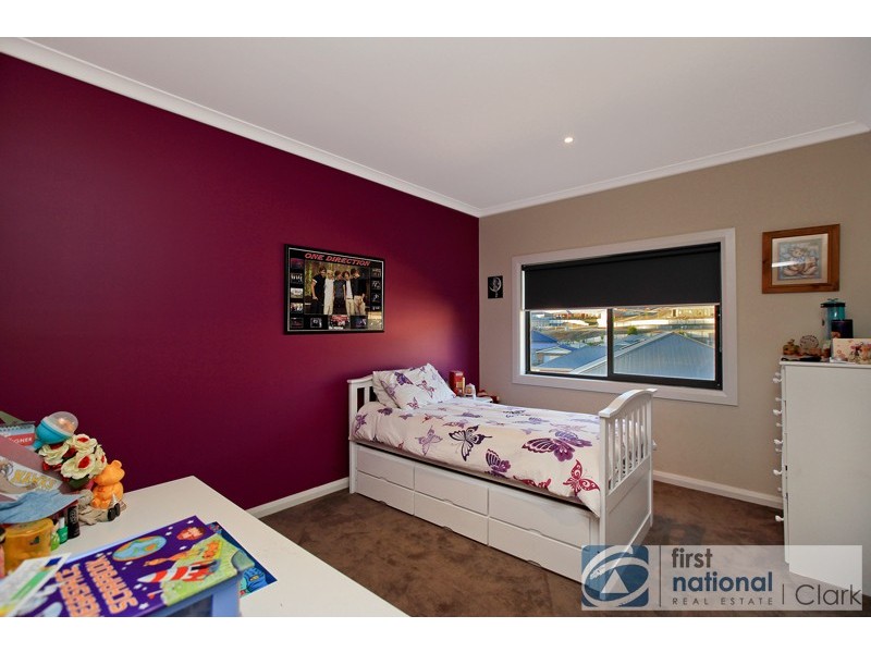1 Crystal Court, Drouin VIC 3818