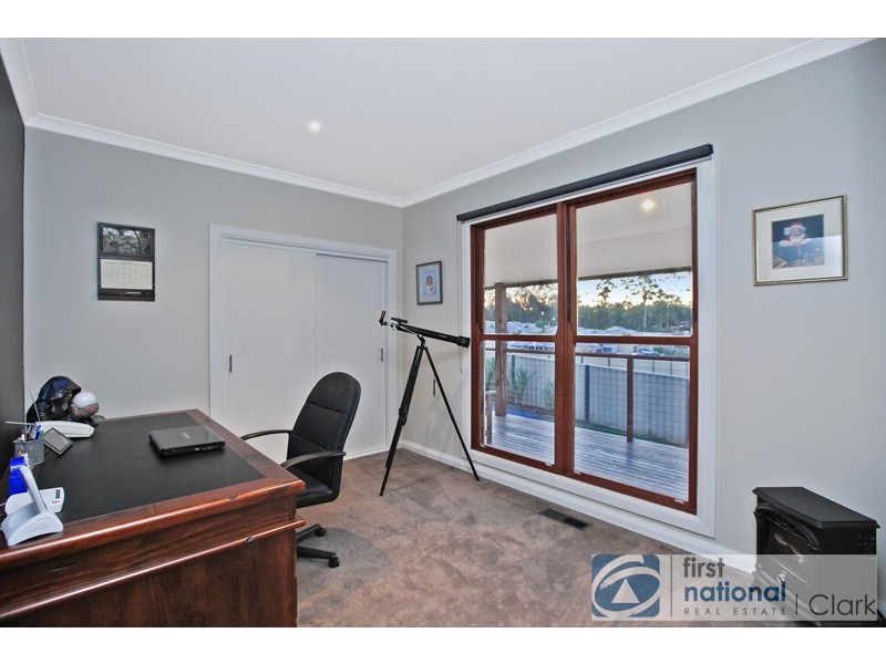 1 Crystal Court, Drouin VIC 3818