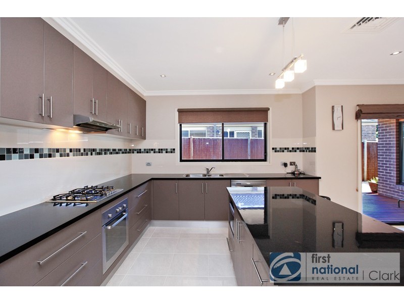 10 Lyndhurst Square, Drouin VIC 3818