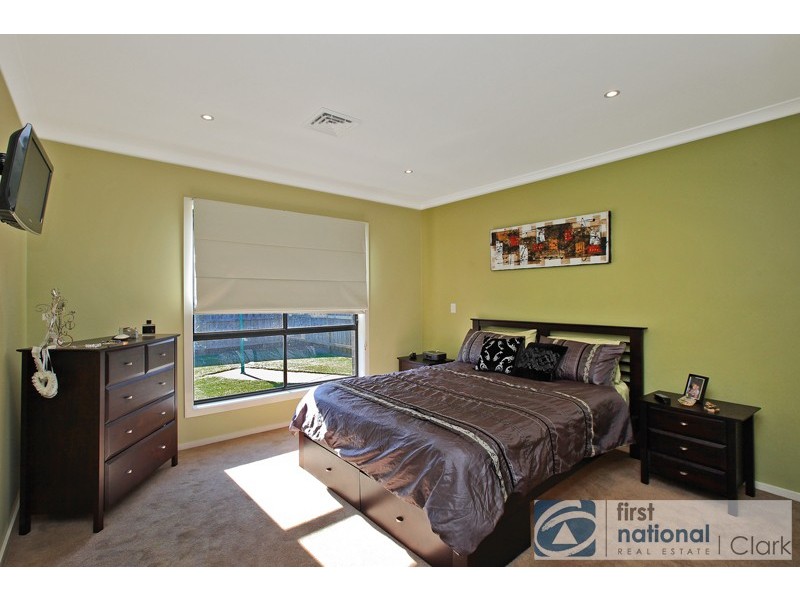 10 Lyndhurst Square, Drouin VIC 3818