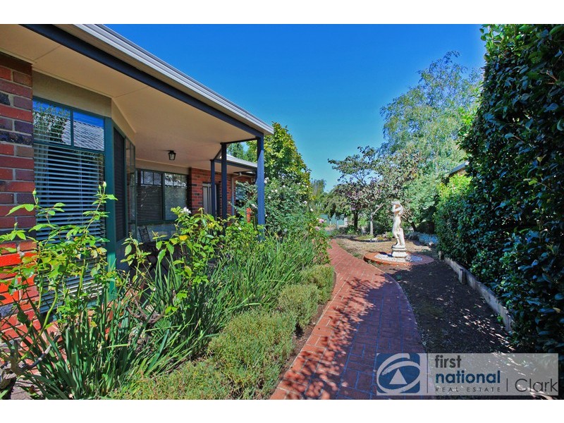 6 Willow Crescent, Warragul VIC 3820
