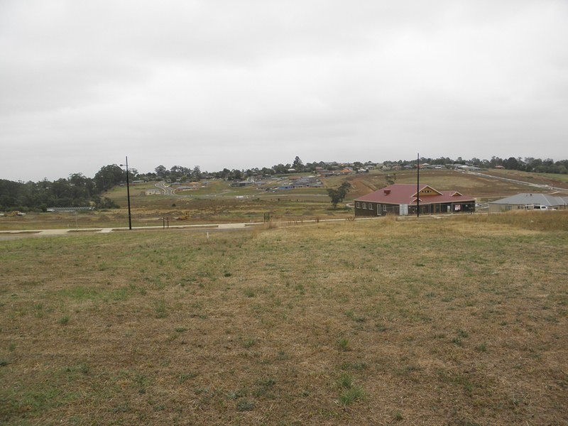 Lot 1820,  Bexley Boulevard, Drouin VIC 3818