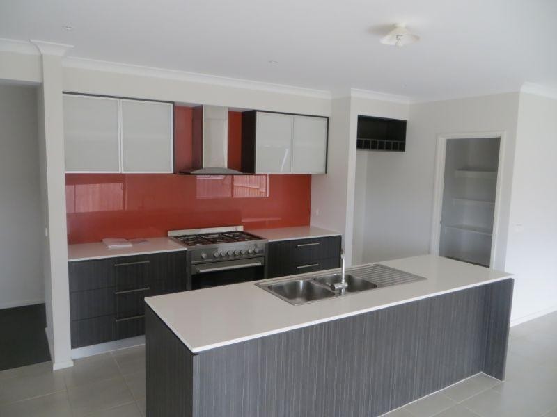 15 Sandstock Drive, Warragul VIC 3820