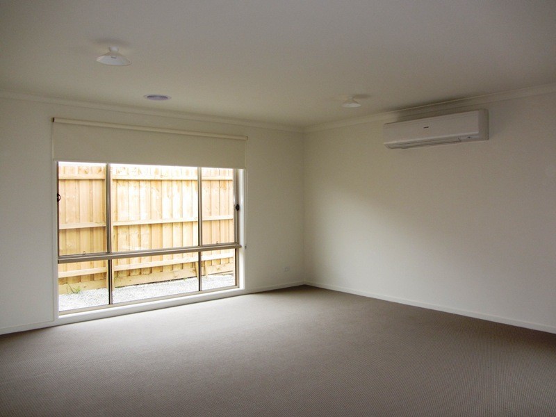 39 Summerhill Boulevard, Drouin VIC 3818