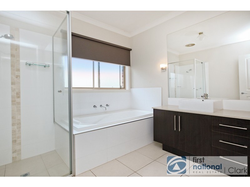 6 Wotan Court, Drouin VIC 3818