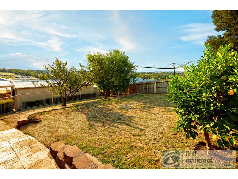 20 Hatfield Drive, Drouin VIC 3818