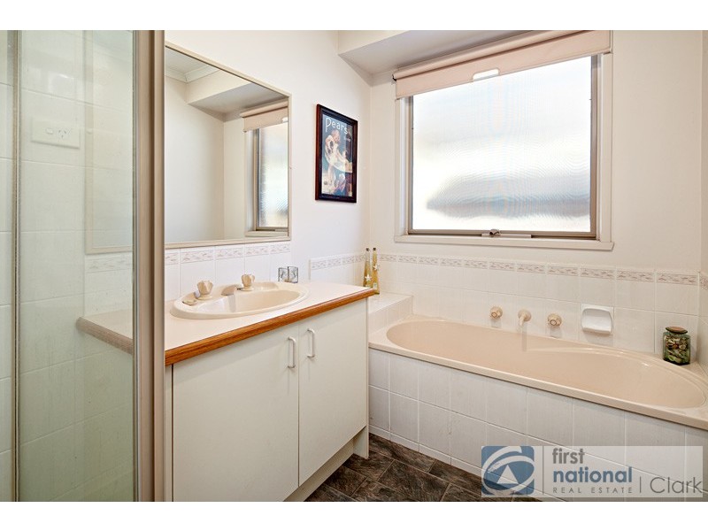 20 Hatfield Drive, Drouin VIC 3818