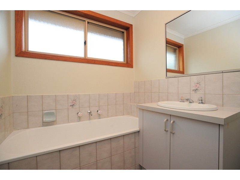 1 Hayes Drive, Warragul VIC 3820