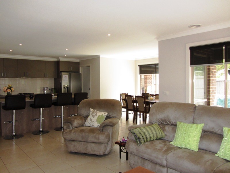 3 Isabella Court, Drouin VIC 3818