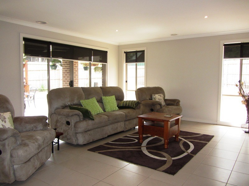 3 Isabella Court, Drouin VIC 3818