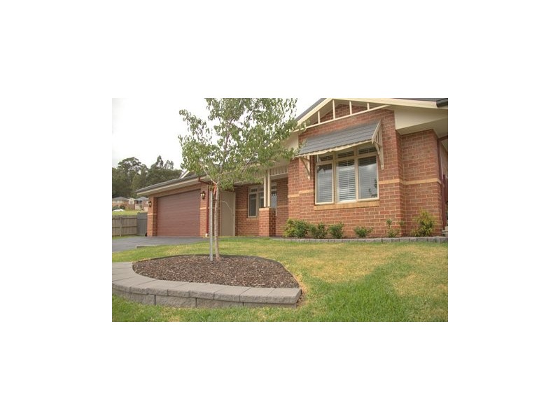 9 Chiswick Crescent, Drouin VIC 3818