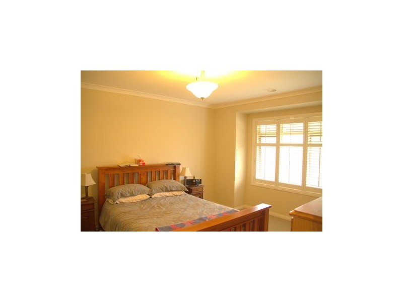 9 Chiswick Crescent, Drouin VIC 3818