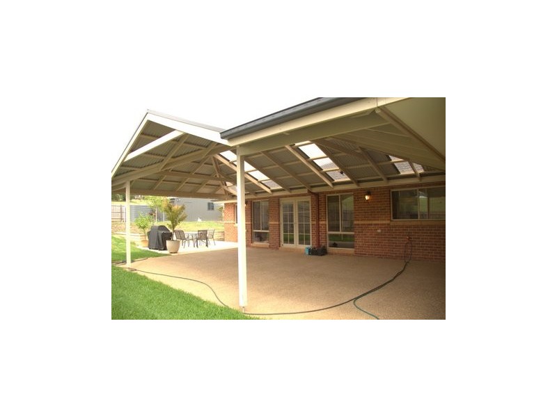 9 Chiswick Crescent, Drouin VIC 3818