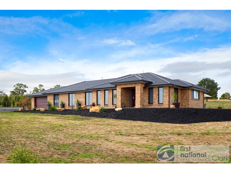 4 Oxley Court, Drouin VIC 3818