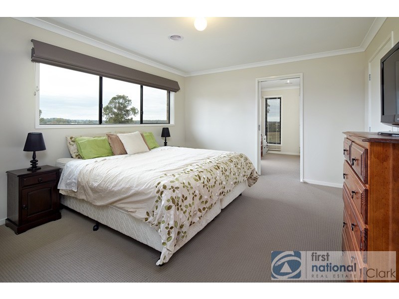 4 Oxley Court, Drouin VIC 3818