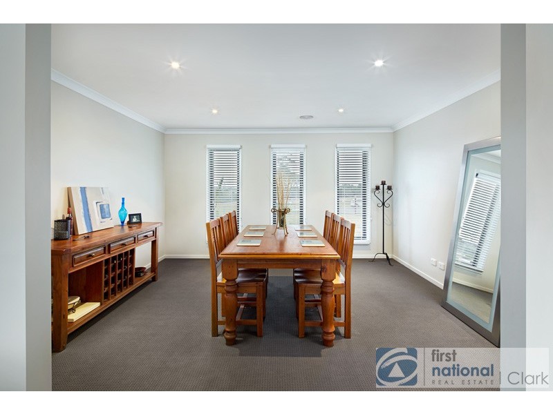 4 Oxley Court, Drouin VIC 3818