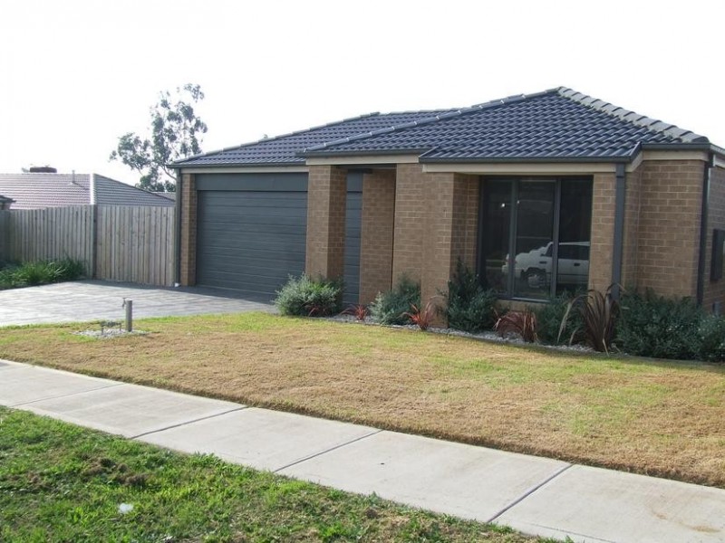 34 Summerhill Blvd, Drouin VIC 3818