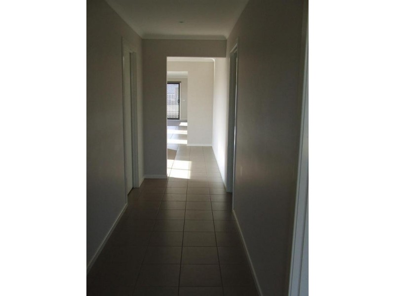 34 Summerhill Blvd, Drouin VIC 3818