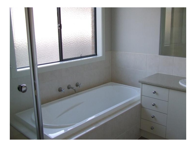 34 Summerhill Blvd, Drouin VIC 3818