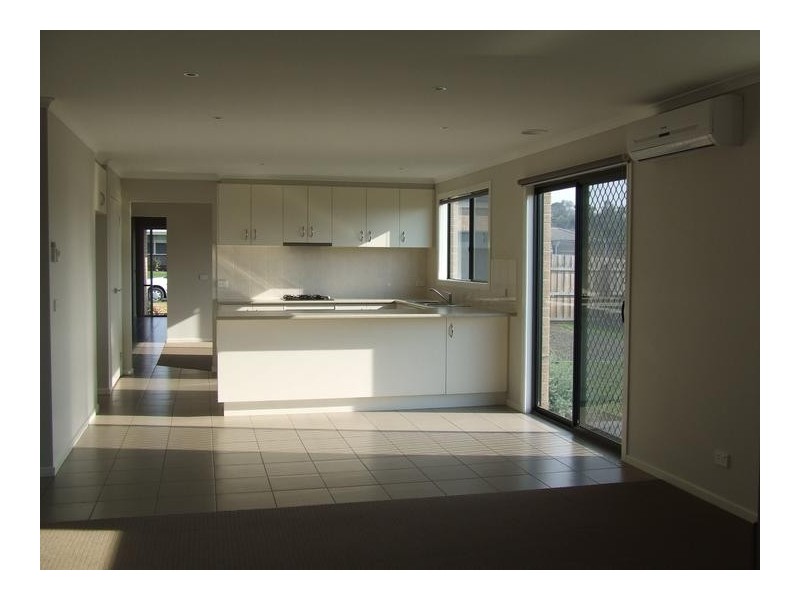 34 Summerhill Blvd, Drouin VIC 3818